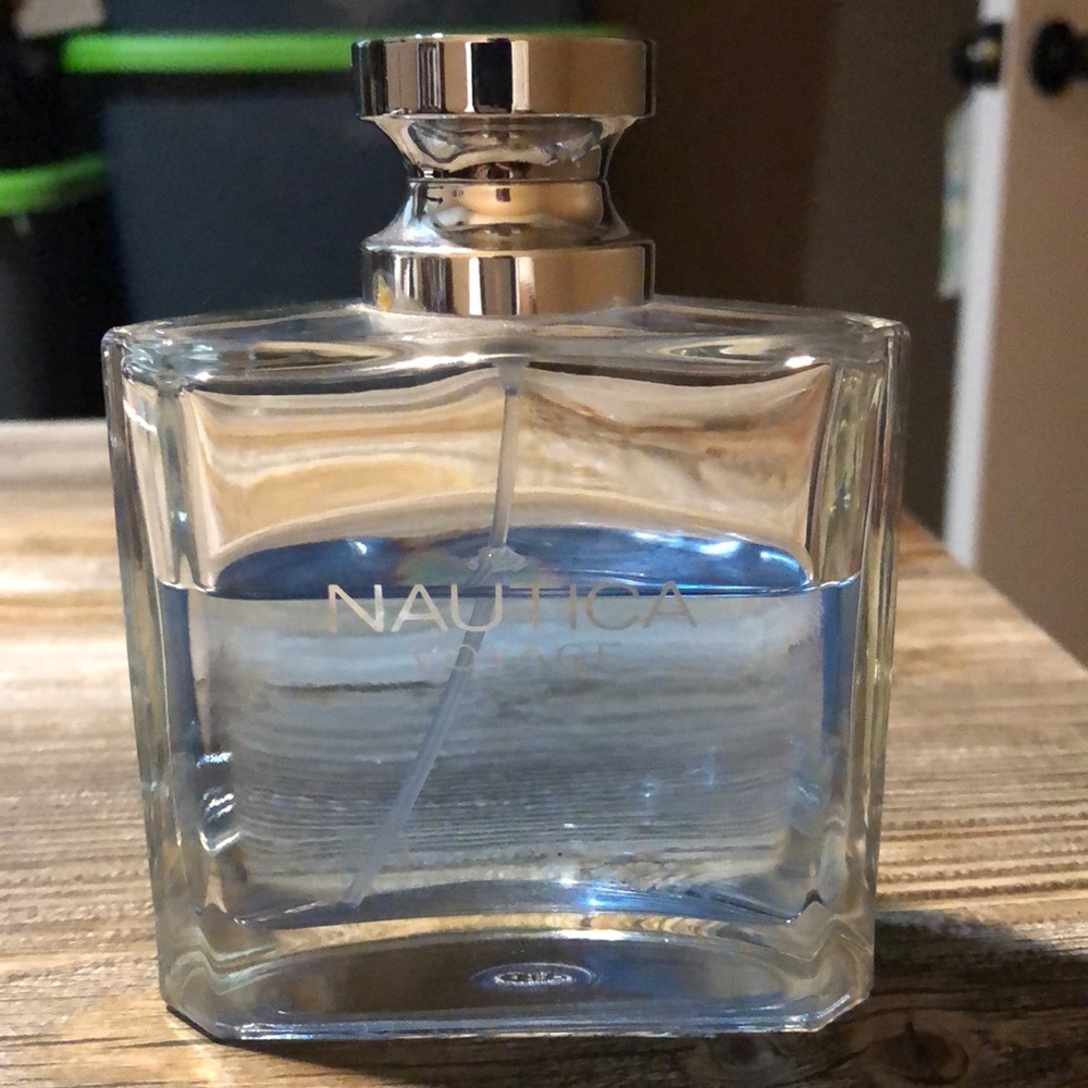 Nautica Voyage 3.4oz Vintage with Metal cap!